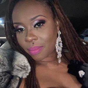 Meet your Posher, Jamesa